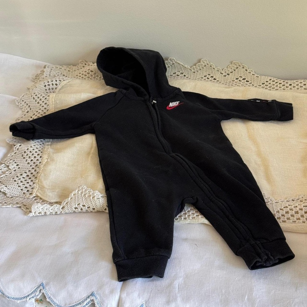 Nike Baby 6M Black Hooded Fleece Coverall Zipper Romper Logo Tape Sleeves